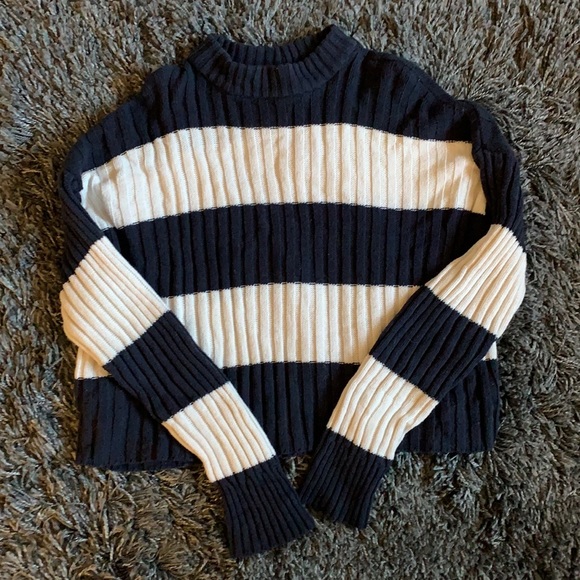 Navy and off white AE long sleeve sweater - Picture 1 of 3